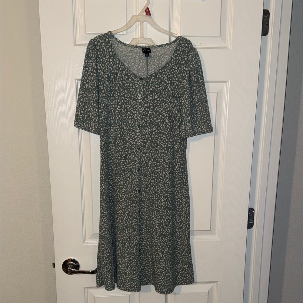 Art Class Green Floral Midi Dress